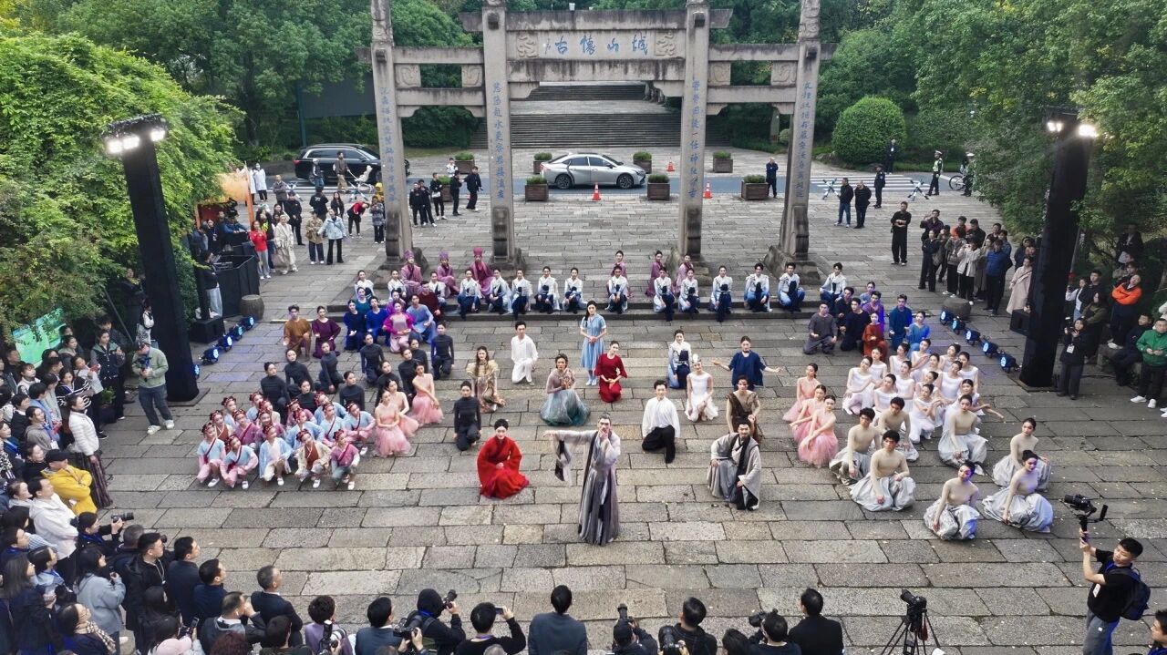 1763002529425188.jpg 39a8fb6aad9c63b255fcfcc6b4e33bde.jpg